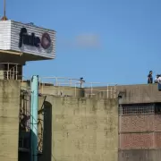 Fate advierte que no podrá pagar más indemnizaciones si sigue el conflicto por el cierre