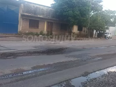 Enorme bache en Ruta Nacional 34 a la altura de Fraile Pintado