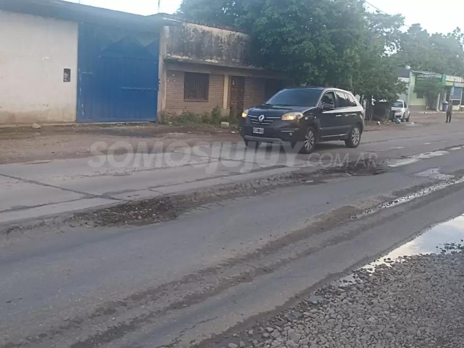Enorme bache en Ruta Nacional 34 a la altura de Fraile Pintado