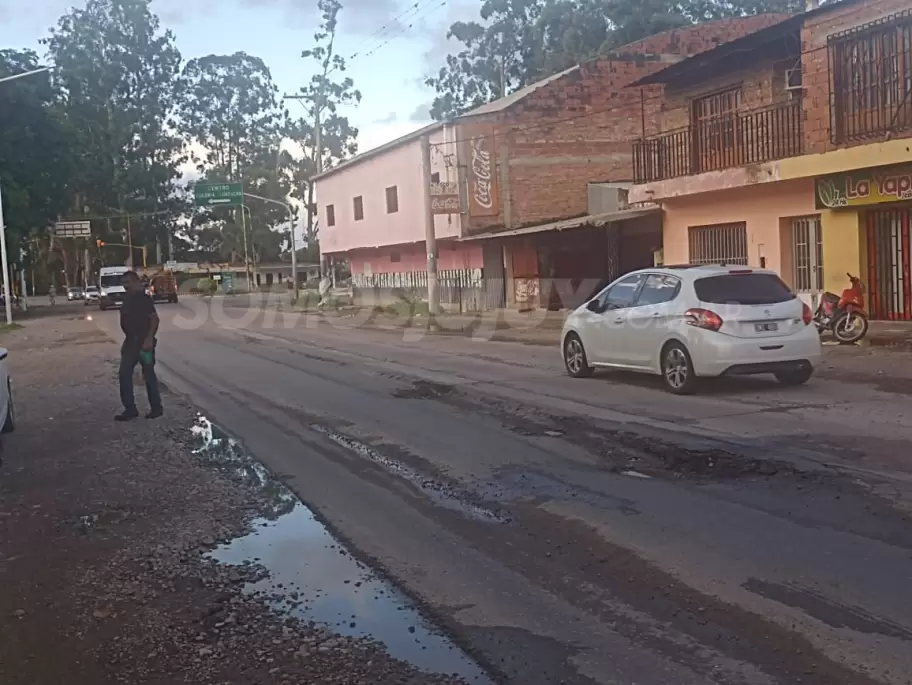 Enorme bache en Ruta Nacional 34 a la altura de Fraile Pintado