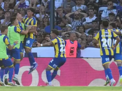 Festej� de visitante de Rosario Central en La Plata