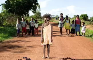 El mundo a trav�s de un juguete: El viaje global del fot�grafo Gabriele Galimberti