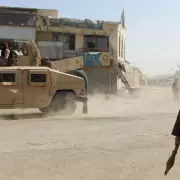 Pakistán le declaró la guerra al gobierno talibán de Afganistán y bombardeó Kabul