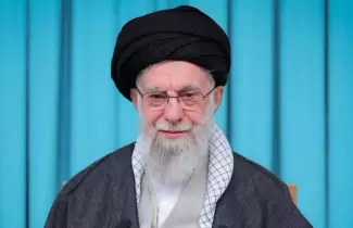 Qui�n es Al� Jamenei, el ayatol� de Ir�n que fue blanco directo de Israel y Estados Unidos