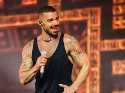 Caos y tensi�n en Europa: lanzaron gas pimienta en pleno concierto de Ricky Martin y tuvieron que evacuar gente