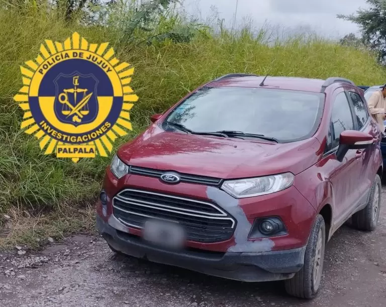 recuperan vehículo sustraído y aprehenden a dos personas