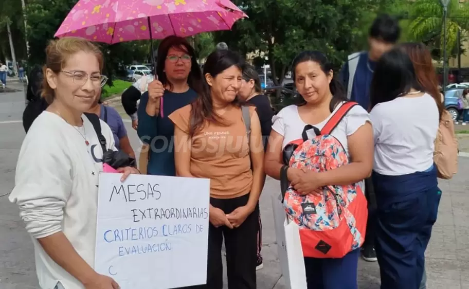 reclamo de padres de alumnos de la EET N°1