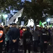 Gremios estatales manifestaron frente a Casa de Gobierno