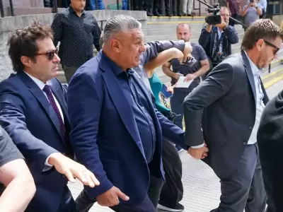 Chiqui Tapia retir�ndose de Tribunales
