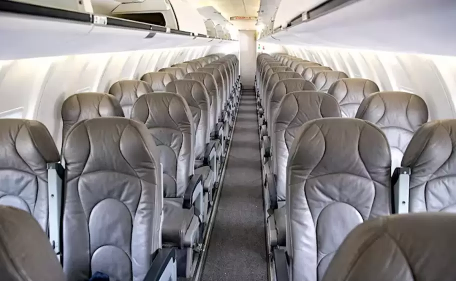 Interior de los Bombardier CRJ-200 LR