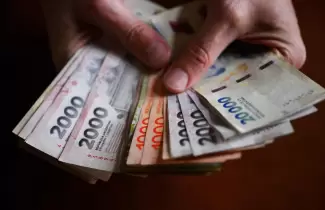 dinero billetes plata