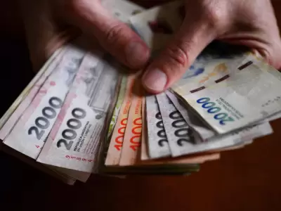 dinero billetes plata