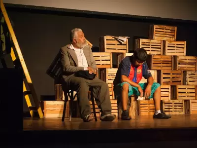 Teatro bajo las estrellas: "La Isla" desembarca en el Lago Popeye con una funci�n a la gorra