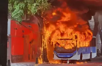 colectivo incendiado rio de janeiro