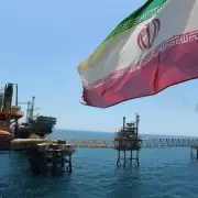 Derrumbe del petróleo: qué puede pasar con la nafta y el gasoil en Argentina tras la reapertura de Ormuz
