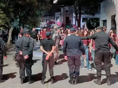 Secuestro de alcohol en el "Banderazo": masivo decomiso para garantizar la seguridad estudiantil