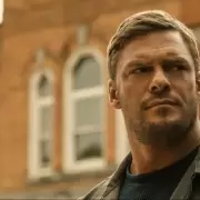 Escándalo en Hollywood: el actor de Reacher, Alan Ritchson, golpeó a un vecino y quedó todo grabado