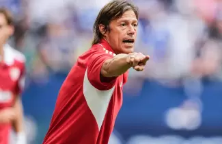 Mat�as Almeyda despedido del Sevilla