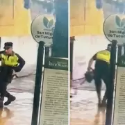 Tucumán: sancionaron a tres policías por jugar al fútbol mientras estaban de servicio