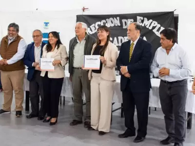 entrega de certificaciones de competencias en perico
