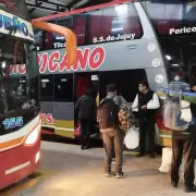 Punta Corral: intenso movimiento de peregrinos en la Terminal con colectivos que salen completos hacia Tumbaya y Tunalito