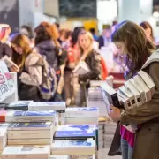 Convocan a escritores para proyectarse en la Feria Internacional del Libro 2026