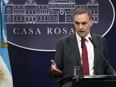 Manuel Adorni contrat� a un estudio de abogados para enfrentar las causas en Comodoro Py