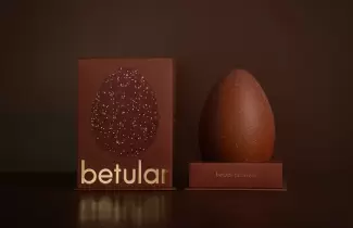 Los huevos de Pascua de Betular: Entre el lujo artesanal y el debate viral por sus precios 2026