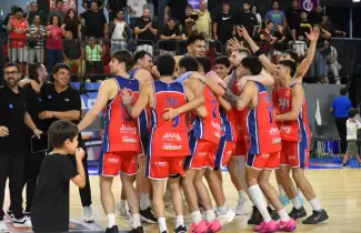Festejos de la victoria de Jujuy B�squet