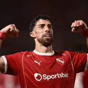Independiente aprovech� las fallas de Maravilla Mart�nez y le gan� a Racing con gol de Gabriel �valos