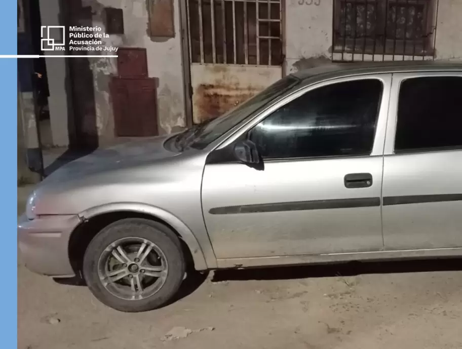 Durante los procedimientos se procedi� al secuestro de un veh�culo que habr�a sido utilizado como remis, un tel�fono celular y prendas de vestir