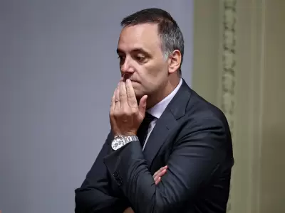 El bi�grafo de Milei estall� contra Adorni: "mit�mano sinverg�enza que se aferra al poder"