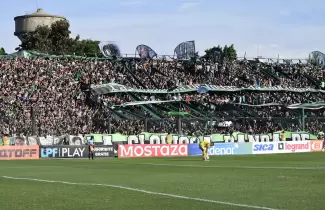 hinchada de Nueva Chicago