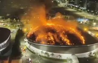Incendio destruye el techo del Vel�dromo del Parque Ol�mpico de R�o de Janeiro