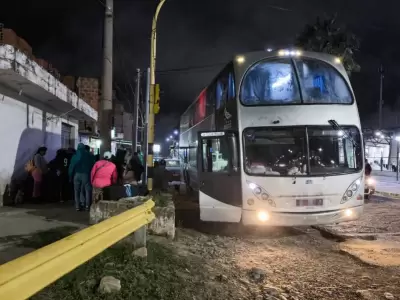 CNRT desafect� un micro ilegal que viajaba en condiciones inseguras hacia Jujuy con 30 pasajeros