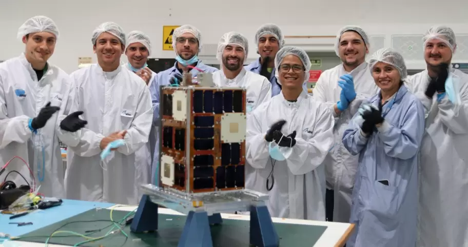 Equipo argentino que trabajó en el microsatélite Atenea