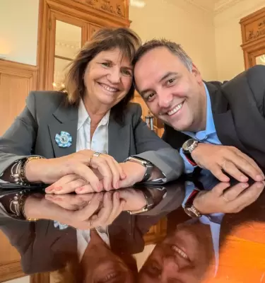 Patricia Bullrich y Manuel Adorni