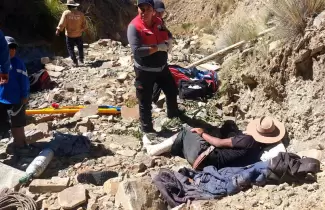 Un hombre cay� a un precipicio en Caspal�
