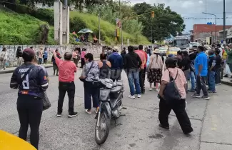 hombre calle iguazu