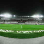 Por qu� no llega bien el c�sped de River al Supercl�sico: los motivos detr�s del "estado cr�tico" del Monumental