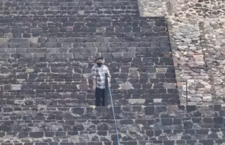 Tirador en la pir�mide de Teotihuac�n