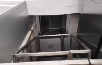 Ascensor de la glorieta de Plaza Belgrano vandalizado