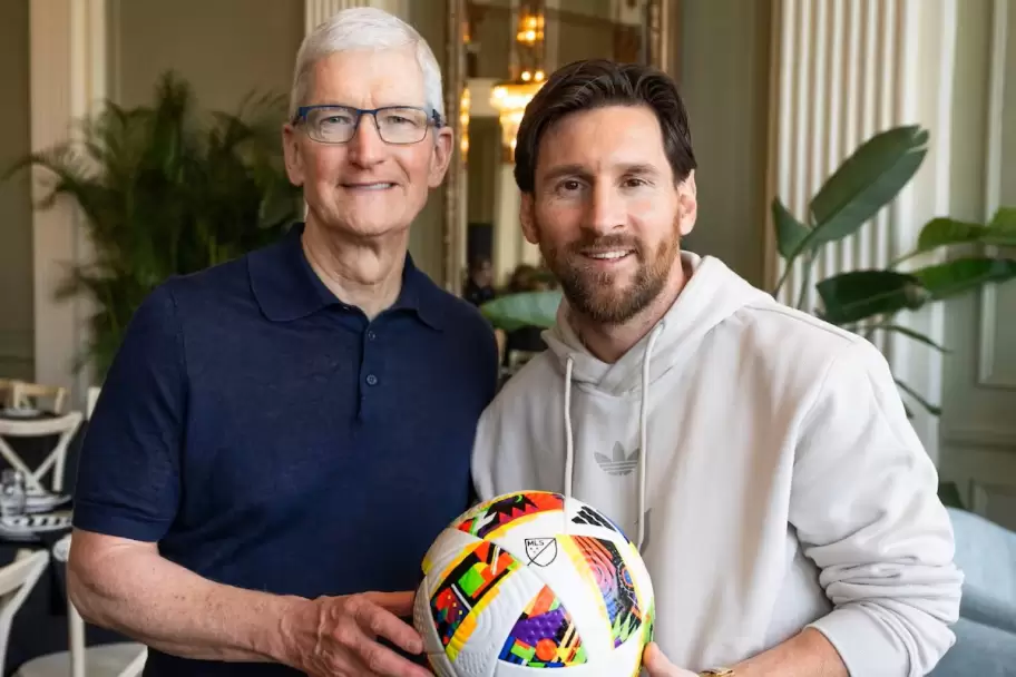 Tim Cook es fanático de Lionel Messi y pidió sacarse una foto con el "10" argentino