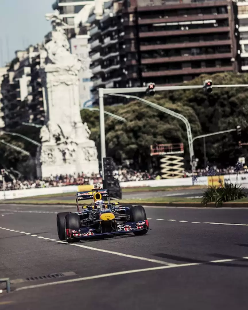 Daniel Ricciardo en el Red Bull que recorri� el pa�s