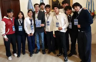 Sadir recibi� a estudiantes juje�os que presentar�n sus relatos en la Feria del Libro