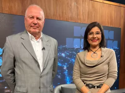 detras de las noticias 27042025