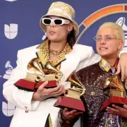 Paco Amoroso mostr� sus cinco Latin Grammys en un viral unboxing