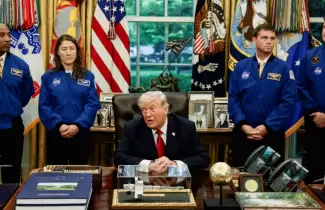 trump astronautas