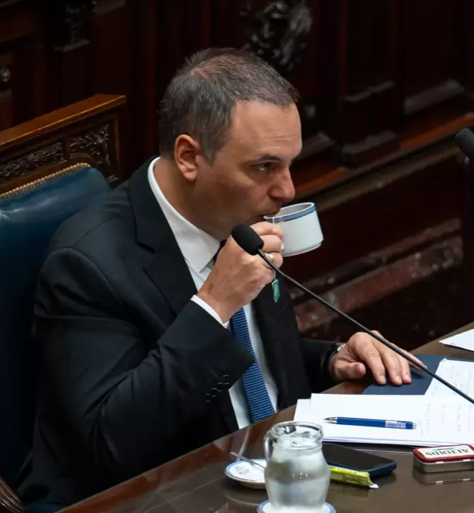 manuel adorni