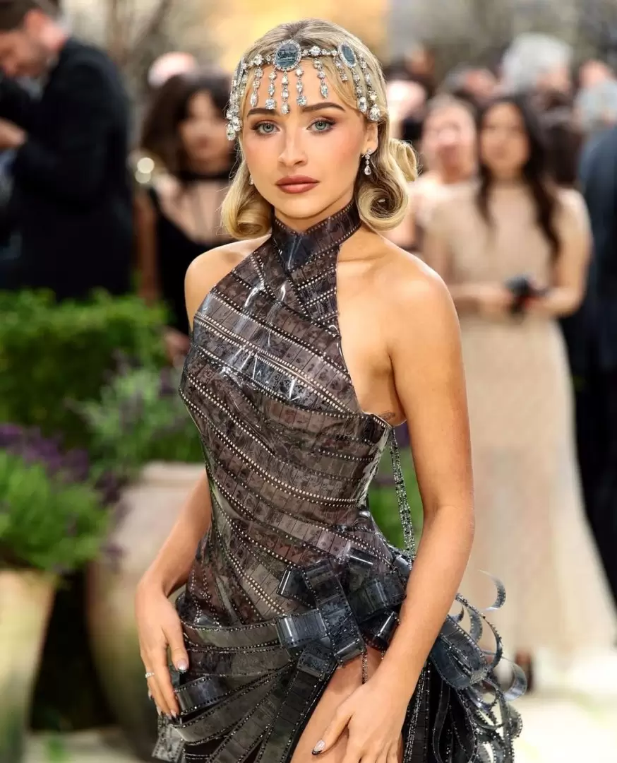 sabrina carpenter met gala